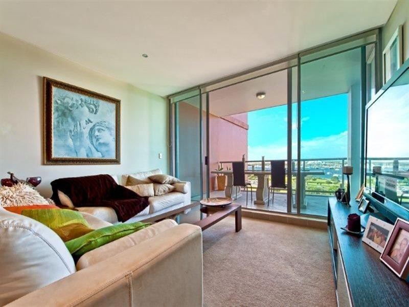 1 Como Crescent, Southport QLD 4215