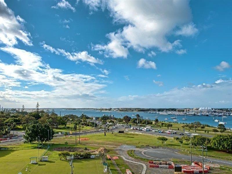 1 Como Crescent, Southport QLD 4215