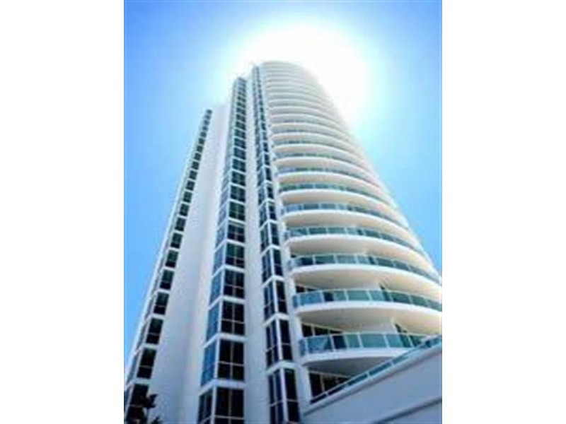 5 Woodroffe Avenue, Main Beach QLD 4217