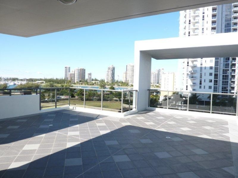 3 Como Crescent, Southport QLD 4215