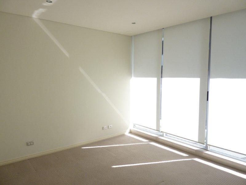 3 Como Crescent, Southport QLD 4215