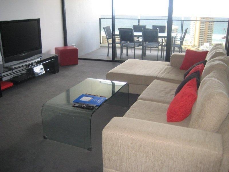 9 Ferny Avenue, Surfers Paradise QLD 4217