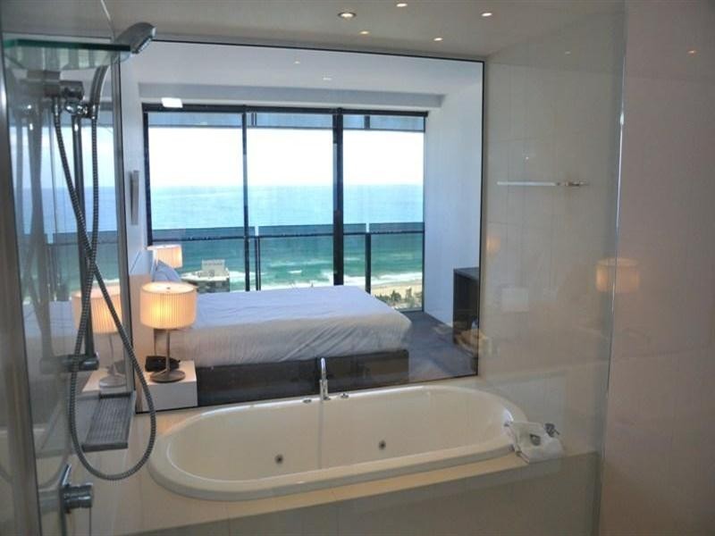 9 Ferny Avenue, Surfers Paradise QLD 4217