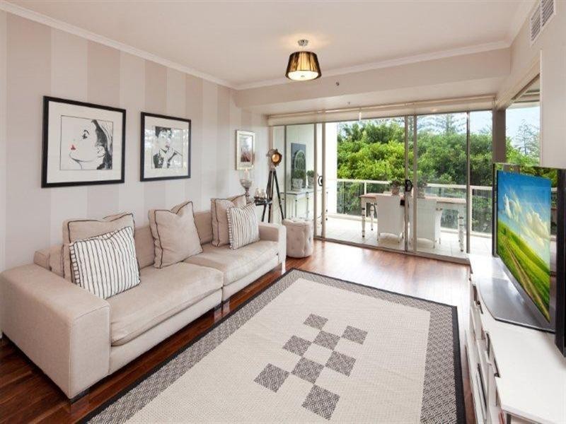 1 Lennie Avenue, Main Beach QLD 4217