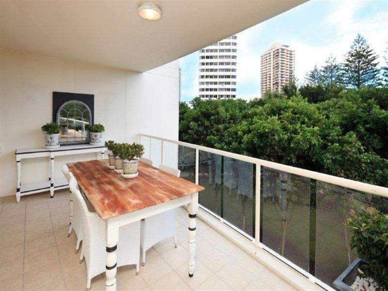 1 Lennie Avenue, Main Beach QLD 4217