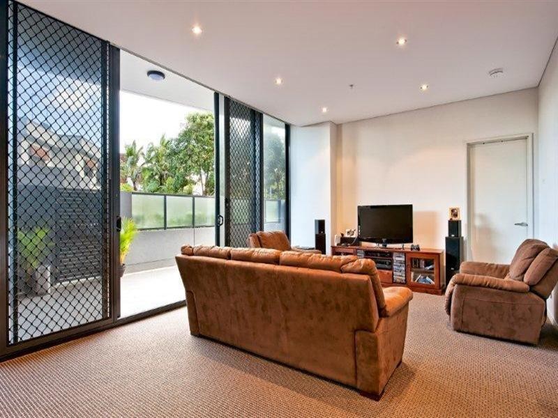 2 Aqua Street, Southport QLD 4215