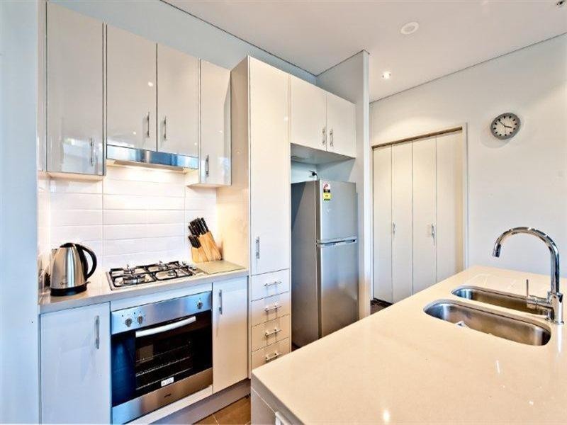 2 Aqua Street, Southport QLD 4215