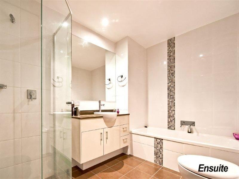 2 Aqua Street, Southport QLD 4215