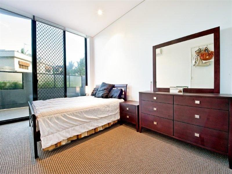 2 Aqua Street, Southport QLD 4215