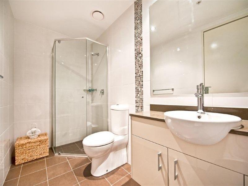 2 Aqua Street, Southport QLD 4215