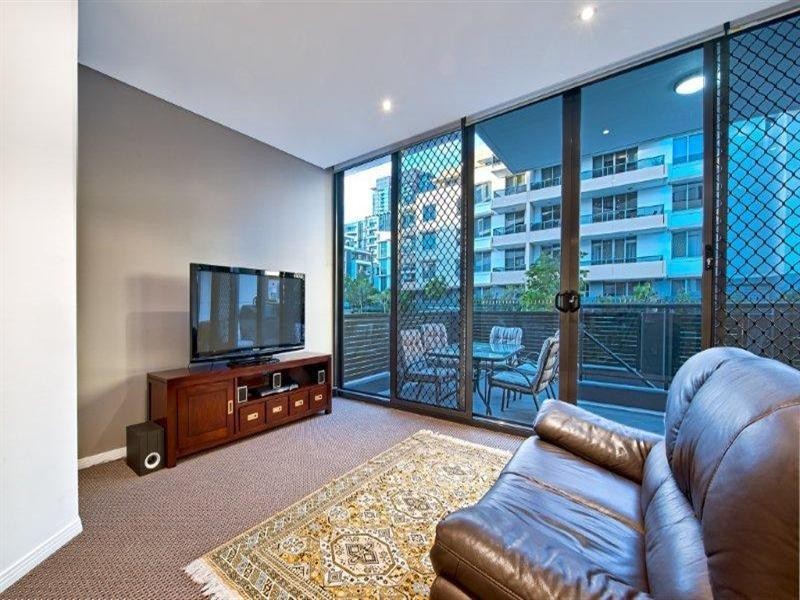 2 Aqua Street, Southport QLD 4215