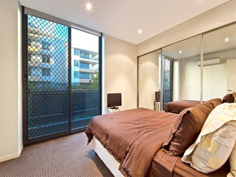 2 Aqua Street, Southport QLD 4215