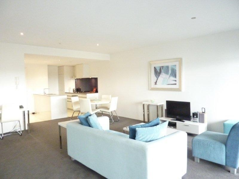 9 Ferny Avenue, Surfers Paradise QLD 4217