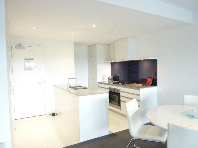 9 Ferny Avenue, Surfers Paradise QLD 4217