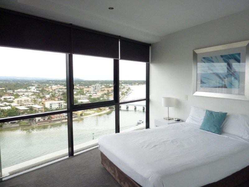 9 Ferny Avenue, Surfers Paradise QLD 4217