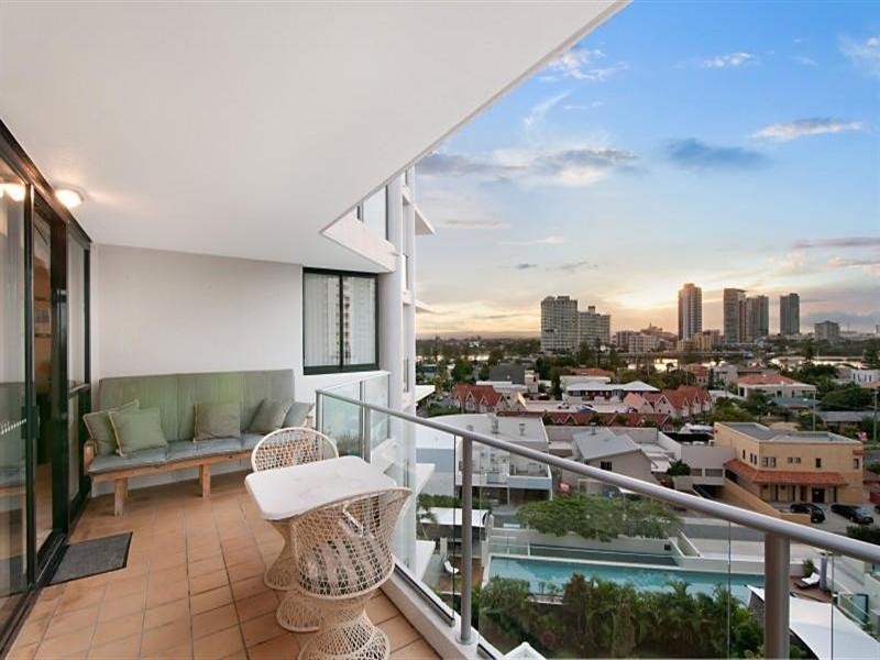 19 Peak Avenue, Main Beach QLD 4217