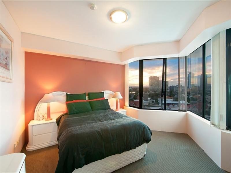 19 Peak Avenue, Main Beach QLD 4217