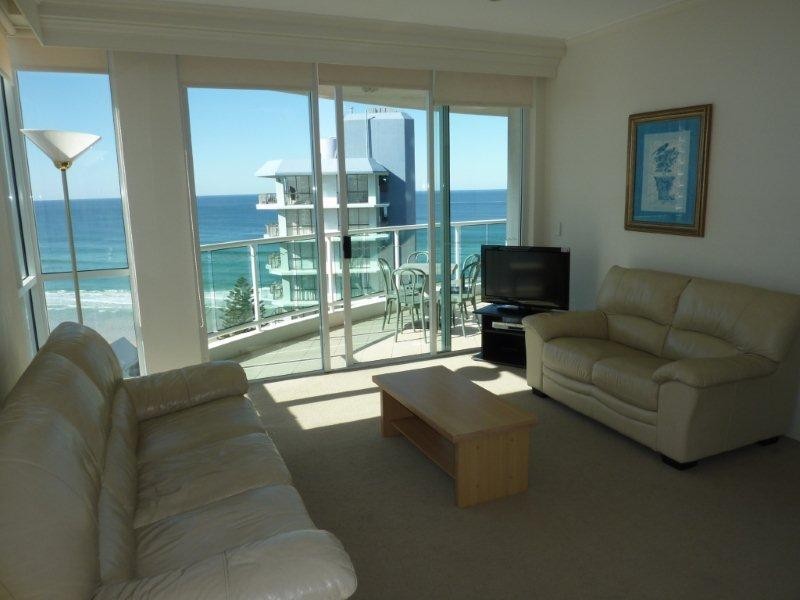 5 Woodroffe Avenue, Main Beach QLD 4217