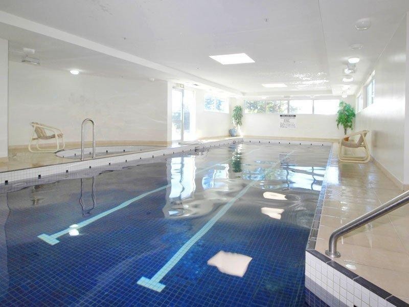 5 Woodroffe Avenue, Main Beach QLD 4217