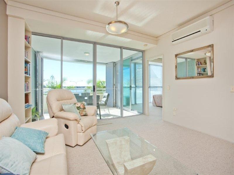 360 Marine Parade, Labrador QLD 4215