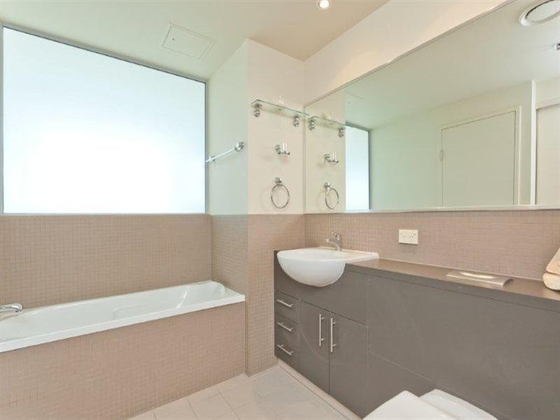 360 Marine Parade, Labrador QLD 4215
