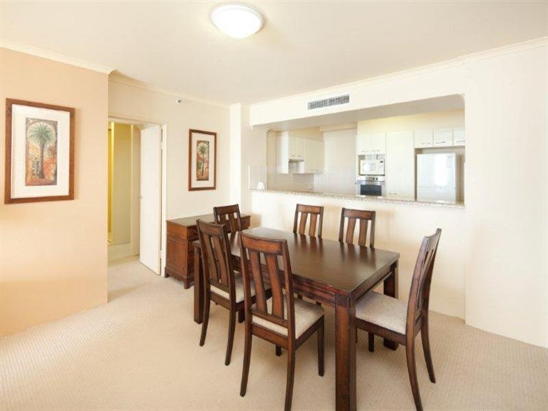 59 Pacific Street, Main Beach QLD 4217