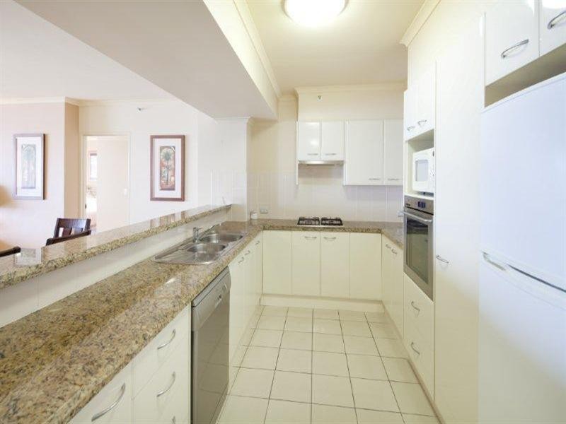 59 Pacific Street, Main Beach QLD 4217