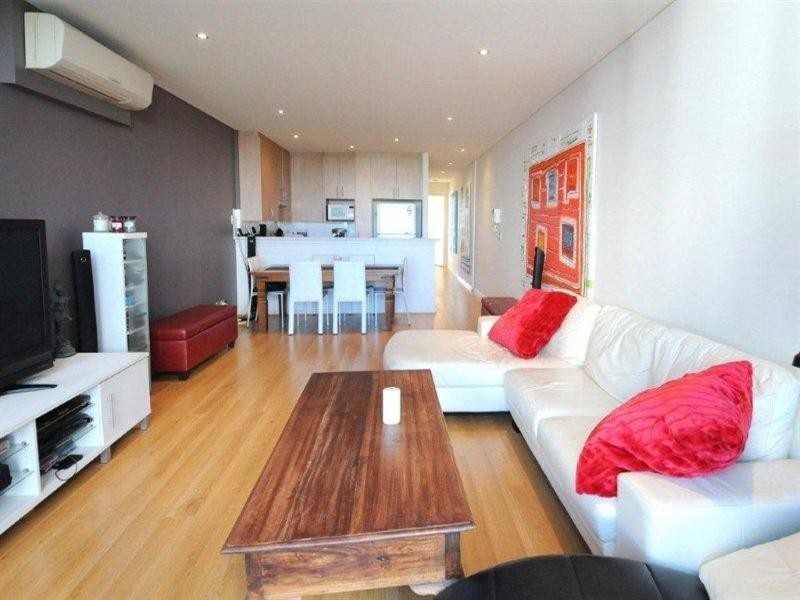 3 Como Crescent, Southport QLD 4215