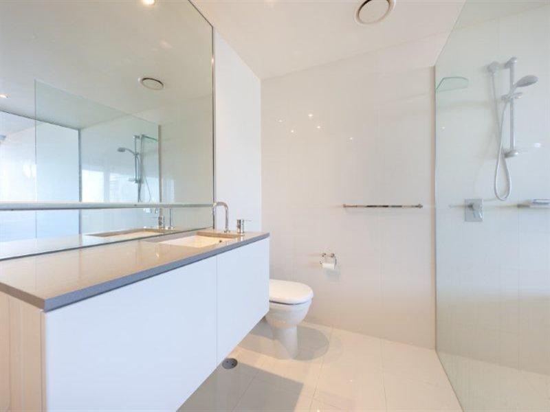 9 Ferny Avenue, Surfers Paradise QLD 4217