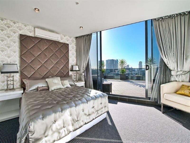 2 Aqua Street, Southport QLD 4215