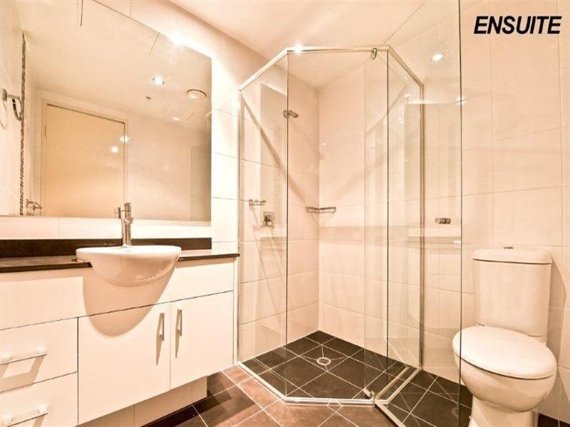 2 Aqua Street, Southport QLD 4215