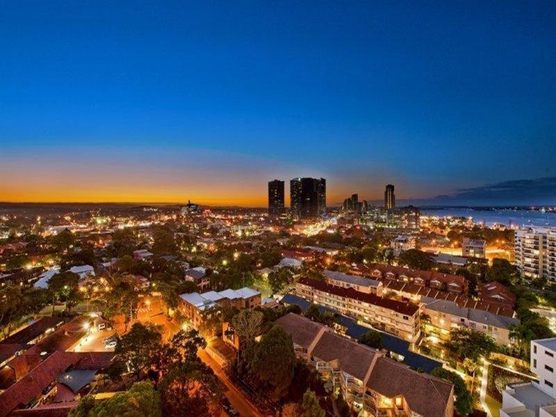 2 Aqua Street, Southport QLD 4215