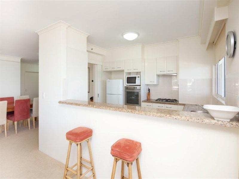 59 Pacific Street, Main Beach QLD 4217