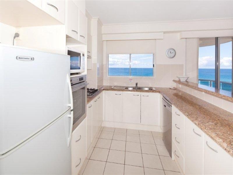 59 Pacific Street, Main Beach QLD 4217