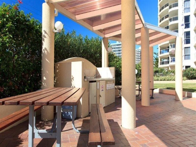 59 Pacific Street, Main Beach QLD 4217