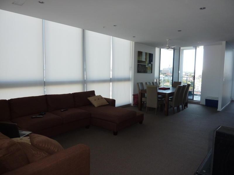 4 Como Crescent, Southport QLD 4215