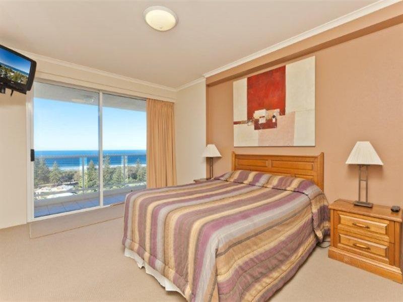 1 Hughes Avenue, Main Beach QLD 4217