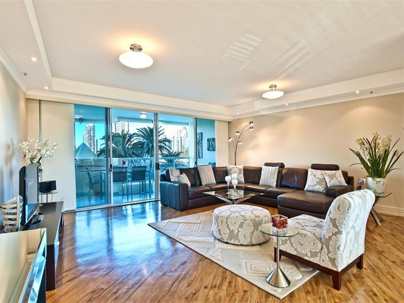 75 Brighton Parade, Southport QLD 4215