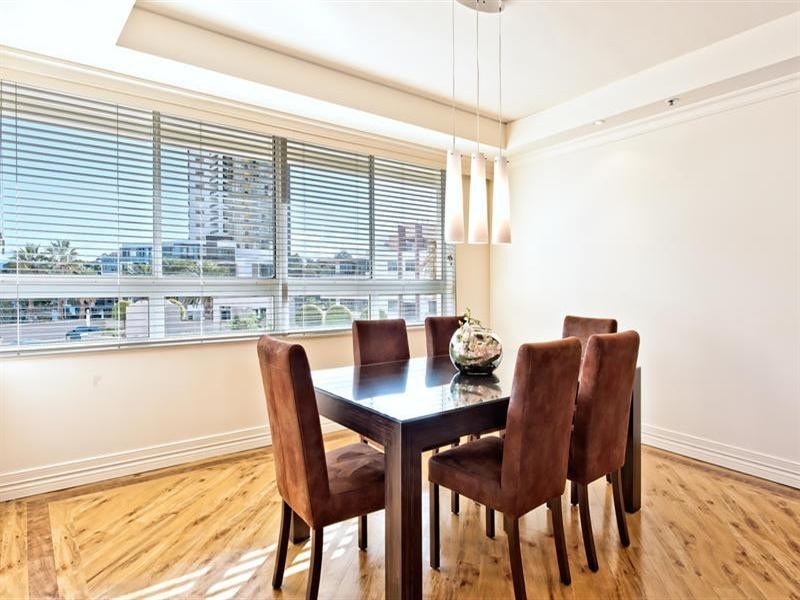 75 Brighton Parade, Southport QLD 4215