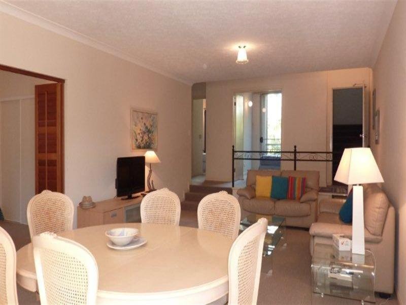 38 Woodroffe Avenue, Main Beach QLD 4217