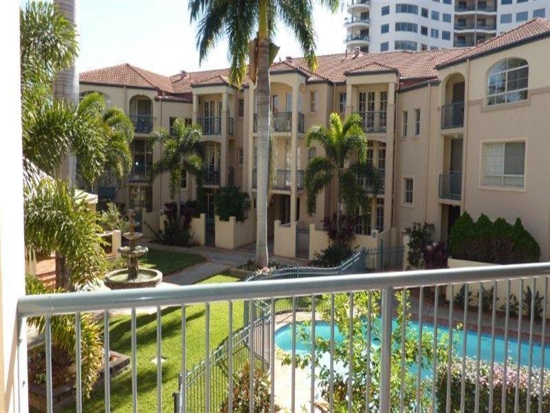 38 Woodroffe Avenue, Main Beach QLD 4217