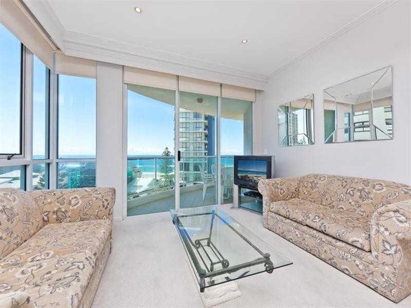 5 Woodroffe Avenue, Main Beach QLD 4217