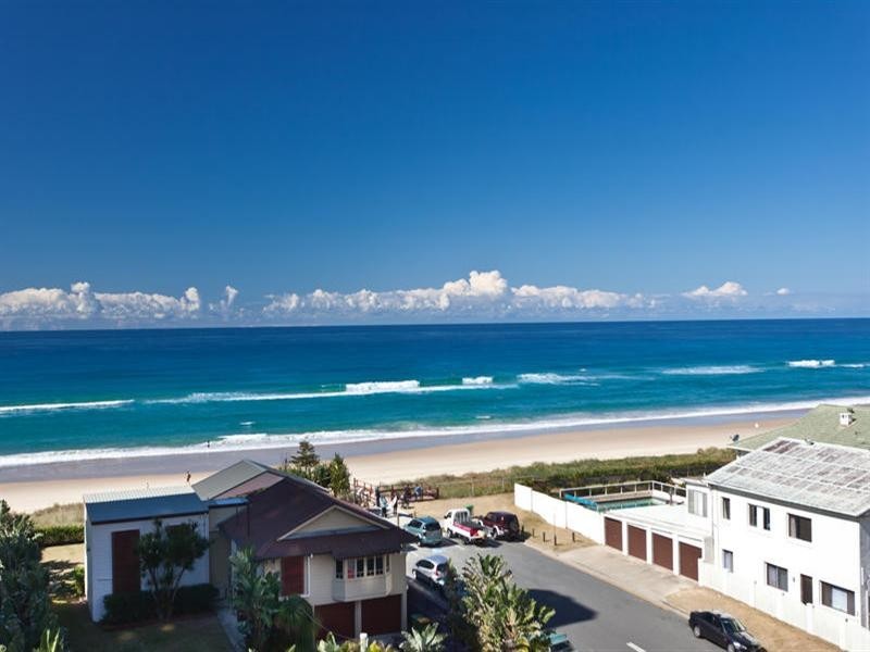 5 Woodroffe Avenue, Main Beach QLD 4217
