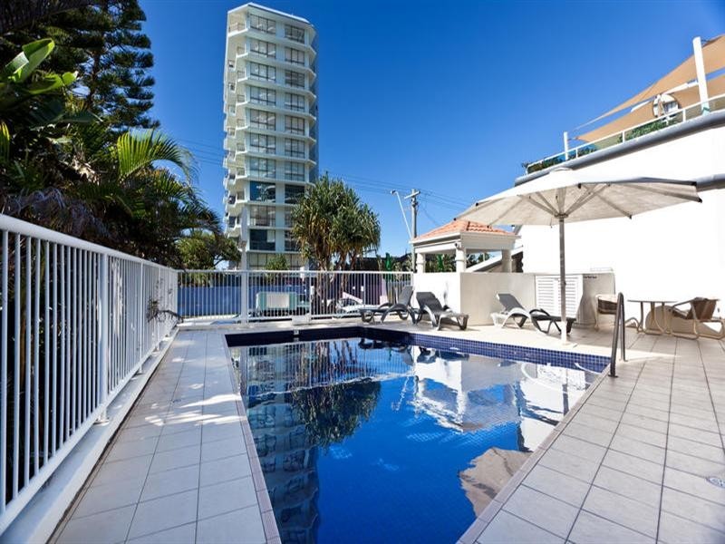 5 Woodroffe Avenue, Main Beach QLD 4217