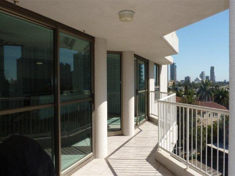 20 Cronin Avenue, Main Beach QLD 4217