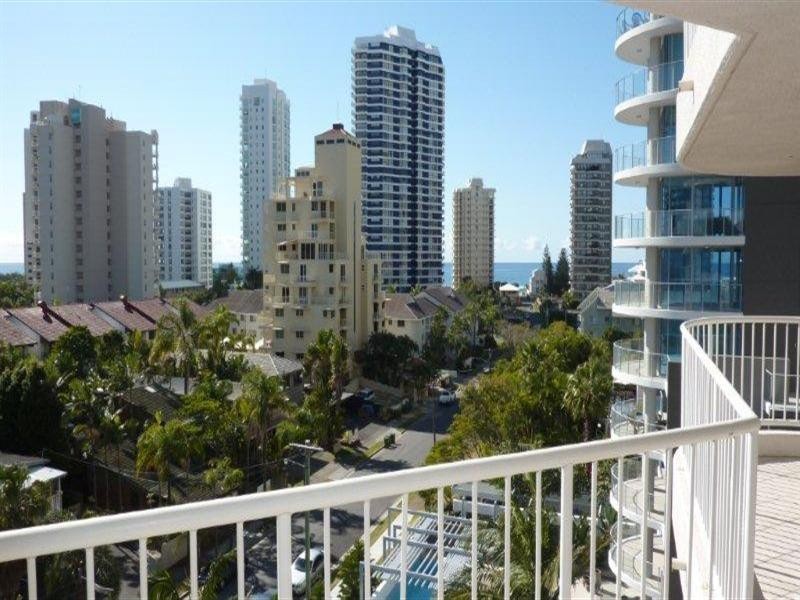 20 Cronin Avenue, Main Beach QLD 4217