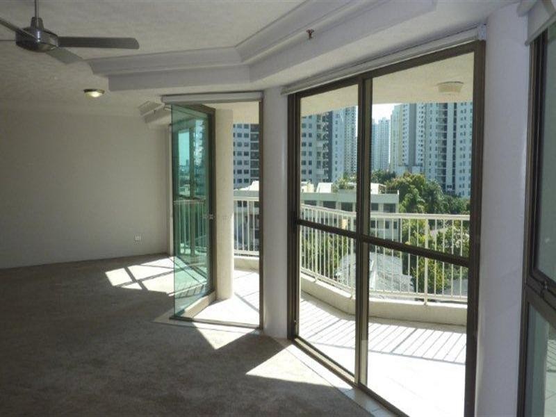 20 Cronin Avenue, Main Beach QLD 4217