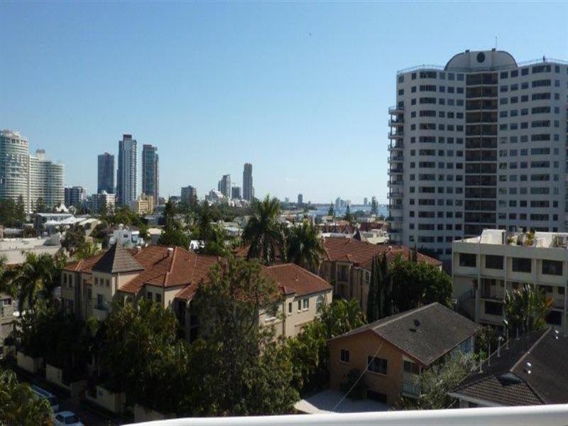 20 Cronin Avenue, Main Beach QLD 4217