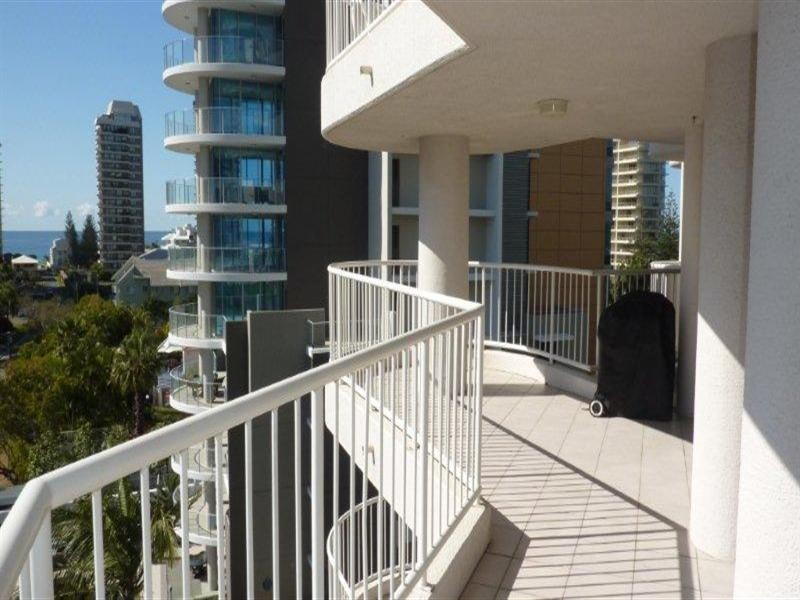 20 Cronin Avenue, Main Beach QLD 4217