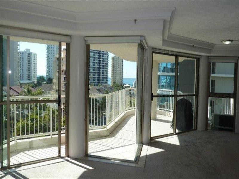 20 Cronin Avenue, Main Beach QLD 4217